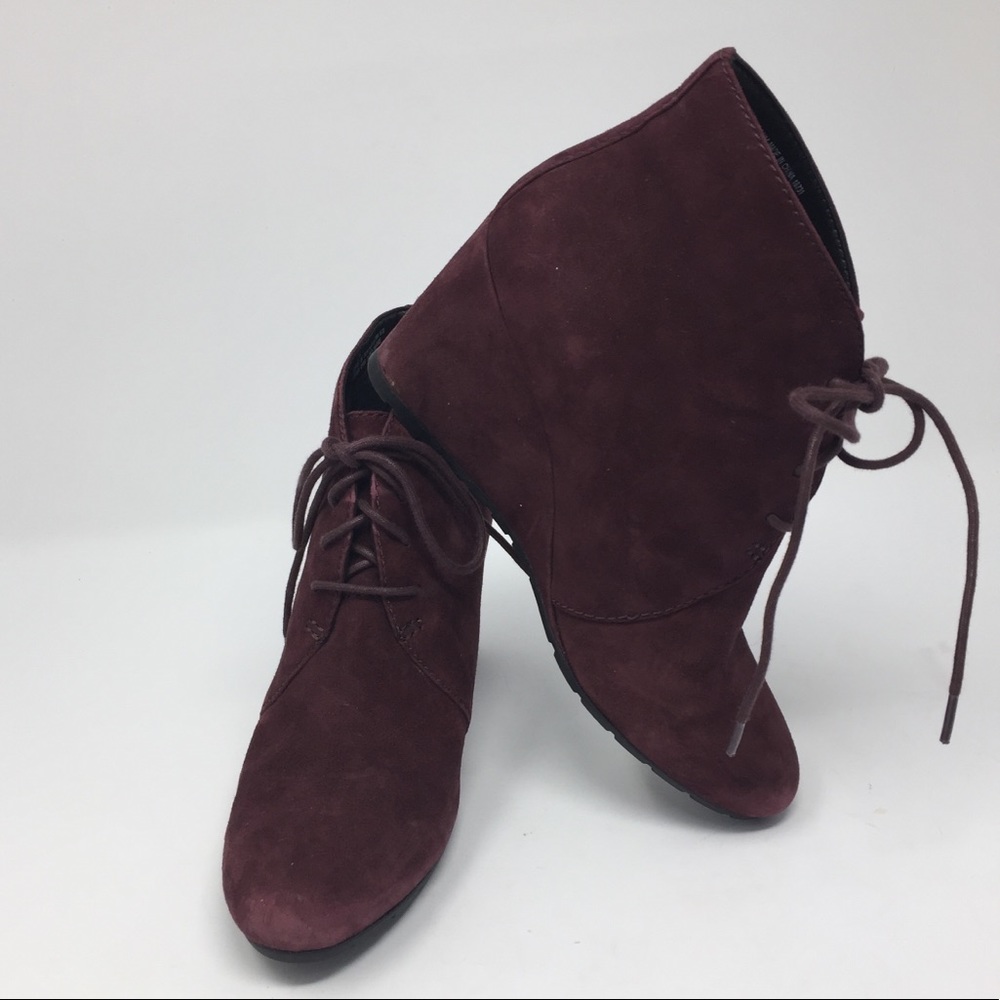 Clarks Plumb Leather Lace Up Wedge Booties 6
